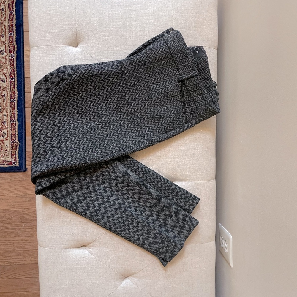 WHBM “the Slim Ankle” suit pant